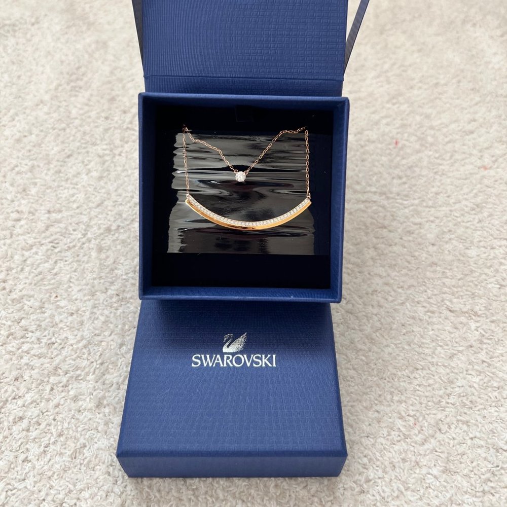 NWT SWAROVSKI Crystal Necklace Rose Gold